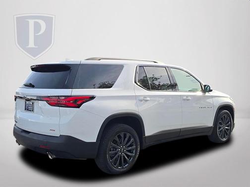 Summit White 2023 Chevrolet Traverse RS