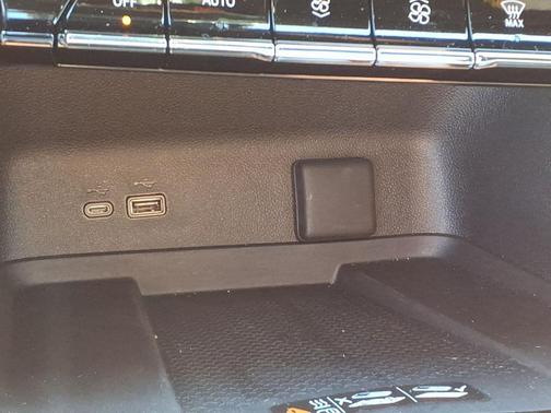 Mosaic Black Metallic 2024 Chevrolet Traverse RS