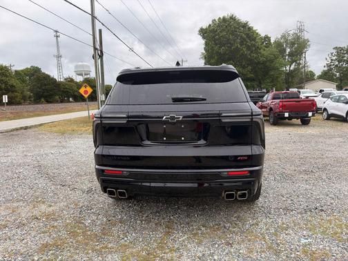 Mosaic Black Metallic 2024 Chevrolet Traverse RS