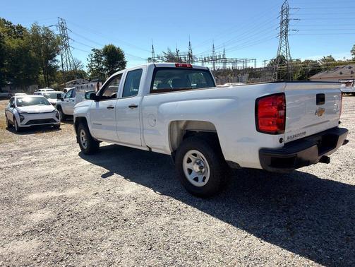 Summit White 2018 Chevrolet Silverado 1500 WT