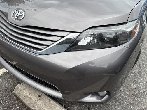 2013 Toyota Sienna XLE