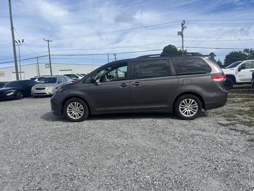 2013 Toyota Sienna XLE