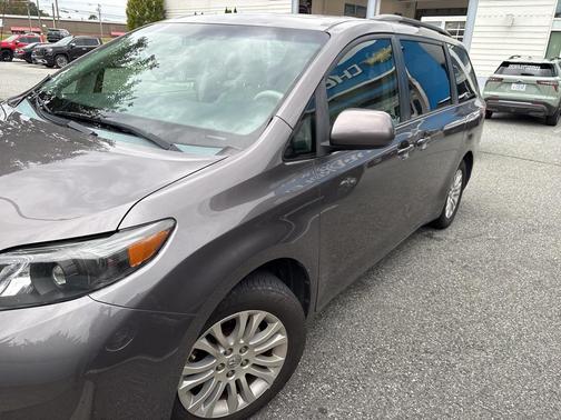 2013 Toyota Sienna XLE