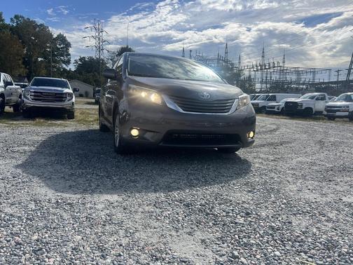 2013 Toyota Sienna XLE