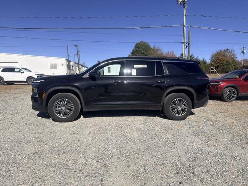 2024 Chevrolet Traverse LT