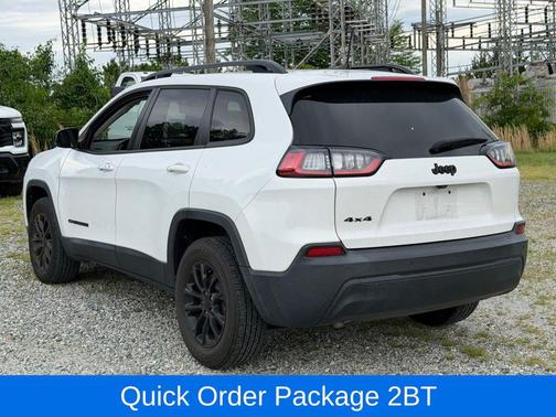 Bright White Clearcoat 2023 Jeep Cherokee Altitude
