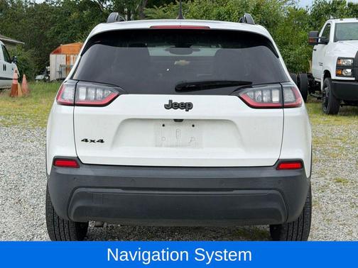 Bright White Clearcoat 2023 Jeep Cherokee Altitude