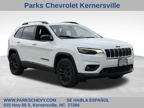 Bright White Clearcoat 2023 Jeep Cherokee Altitude