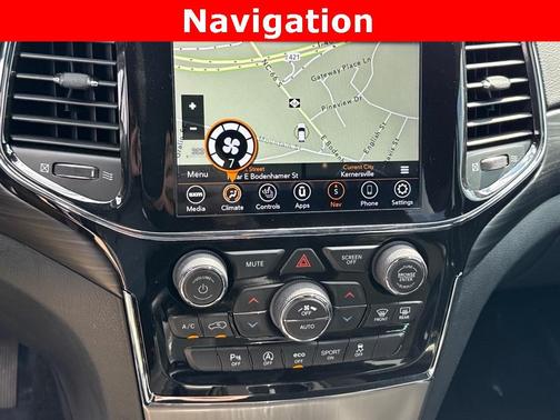 2022 Jeep Grand Cherokee Laredo