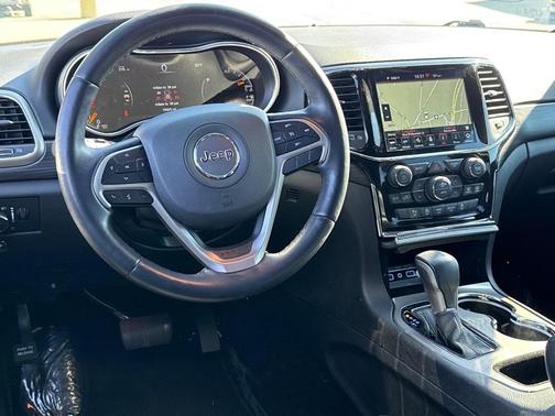 2022 Jeep Grand Cherokee Laredo