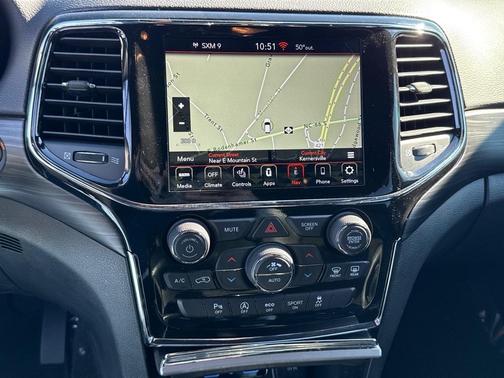 2022 Jeep Grand Cherokee Laredo