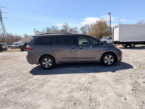 2015 Toyota Sienna LE