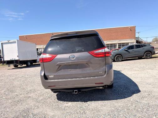 2015 Toyota Sienna LE