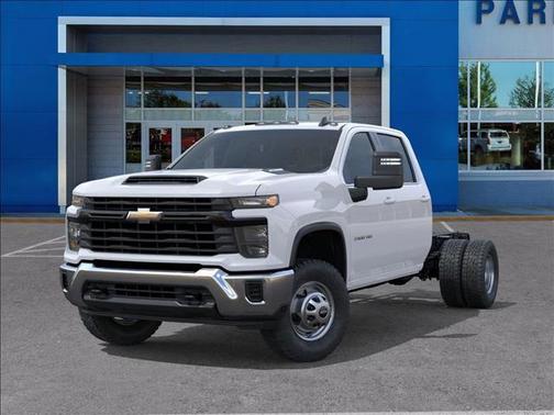 Summit White 2026 Chevrolet Silverado 3500 WT