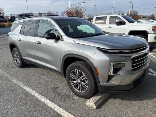 2024 Chevrolet Traverse LT