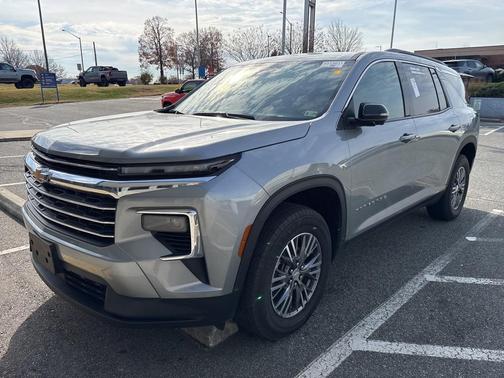 2024 Chevrolet Traverse LT