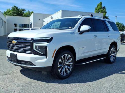 Iridescent Pearl Tricoat 2025 Chevrolet Tahoe 4WD High Country