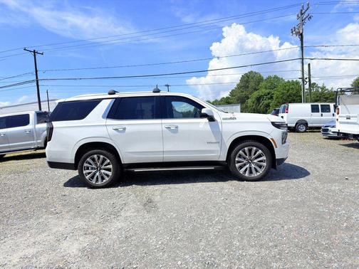 Iridescent Pearl Tricoat 2025 Chevrolet Tahoe 4WD High Country