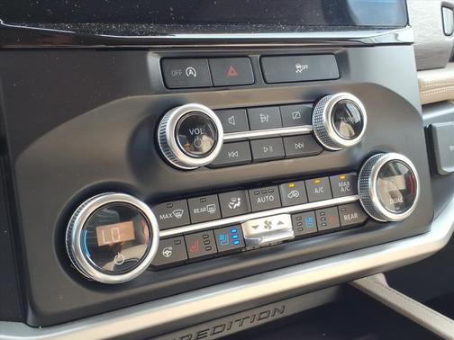 AGATE BLACK METALLIC 2024 Ford Expedition Limited