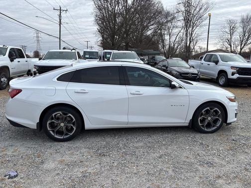 2022 Chevrolet Malibu FWD LT