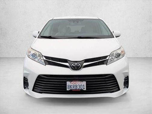 2019 Toyota Sienna LE