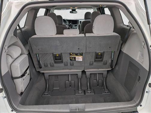 2019 Toyota Sienna LE