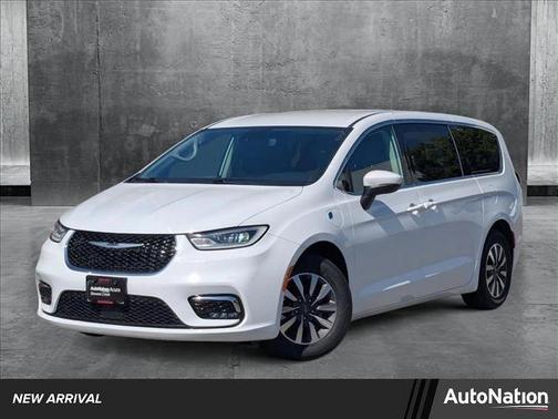 2023 Chrysler Pacifica Hybrid Touring L