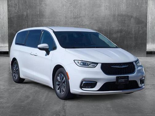 2023 Chrysler Pacifica Hybrid Touring L