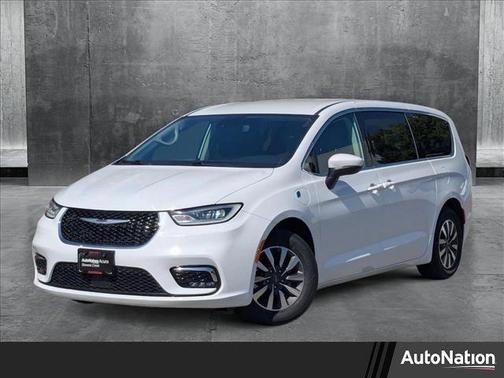 2023 Chrysler Pacifica Hybrid Touring L