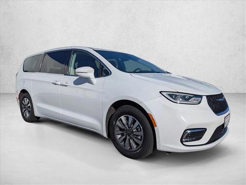 2022 Chrysler Pacifica Hybrid Touring L