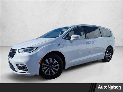 2022 Chrysler Pacifica Hybrid Touring L