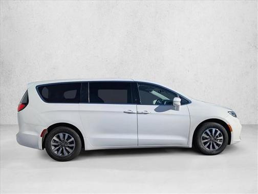2022 Chrysler Pacifica Hybrid Touring L