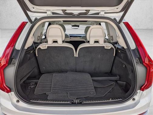 2018 Volvo XC90 T5 Momentum