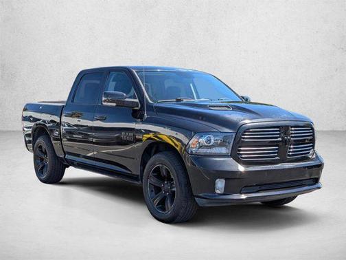 Brilliant Black Crystal Pearlcoat 2016 RAM 1500 Sport