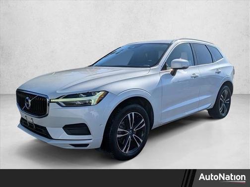 Crystal White Pearl Metallic 2019 Volvo XC60 T6 Momentum