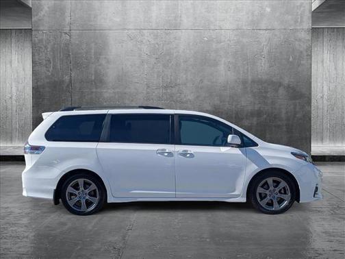 2018 Toyota Sienna SE