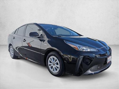 2022 Toyota Prius LE