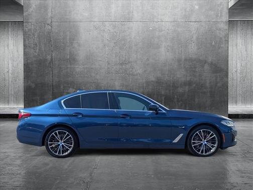 2022 BMW 530e Base