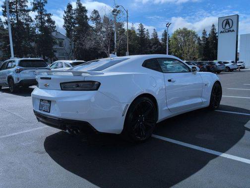 Summit White 2016 Chevrolet Camaro 2SS