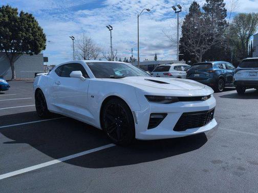 Summit White 2016 Chevrolet Camaro 2SS