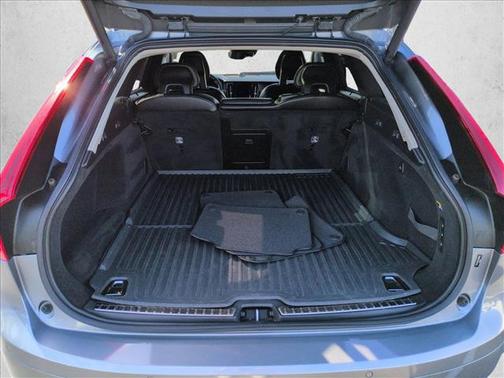 2018 Volvo V90 Cross Country T6