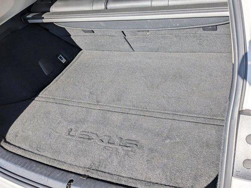 Ultra White w/Black Roof 2016 Lexus CT 200h Base