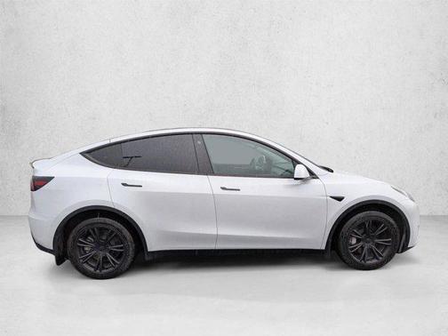 Pearl White Multi-Coat 2023 Tesla Model Y Long Range Dual Motor All-Wheel Drive