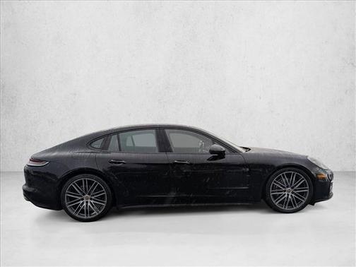 2022 Porsche Panamera 4
