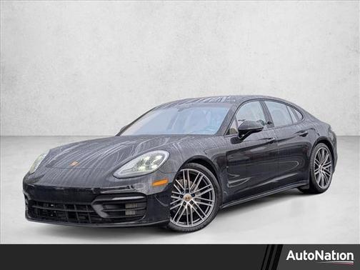 2022 Porsche Panamera 4