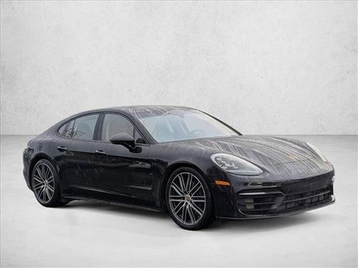 2022 Porsche Panamera 4