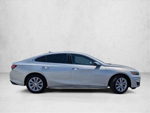 Silver Ice Metallic 2019 Chevrolet Malibu LT