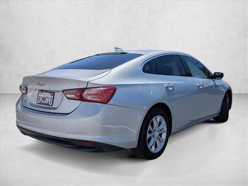 Silver Ice Metallic 2019 Chevrolet Malibu LT