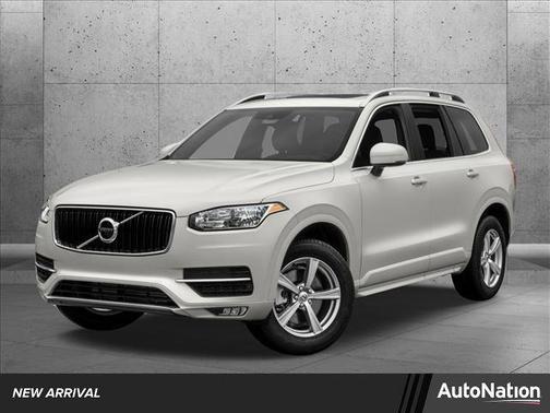 2017 Volvo XC90 T6 Momentum