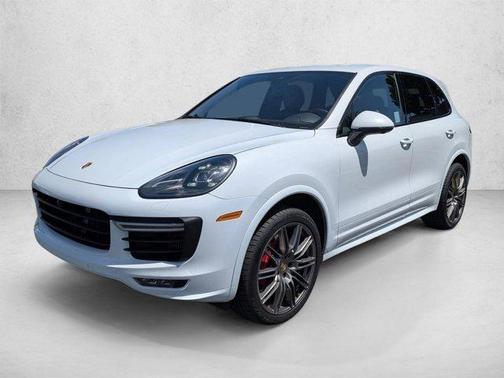 Carrara White Metallic 2016 Porsche Cayenne GTS